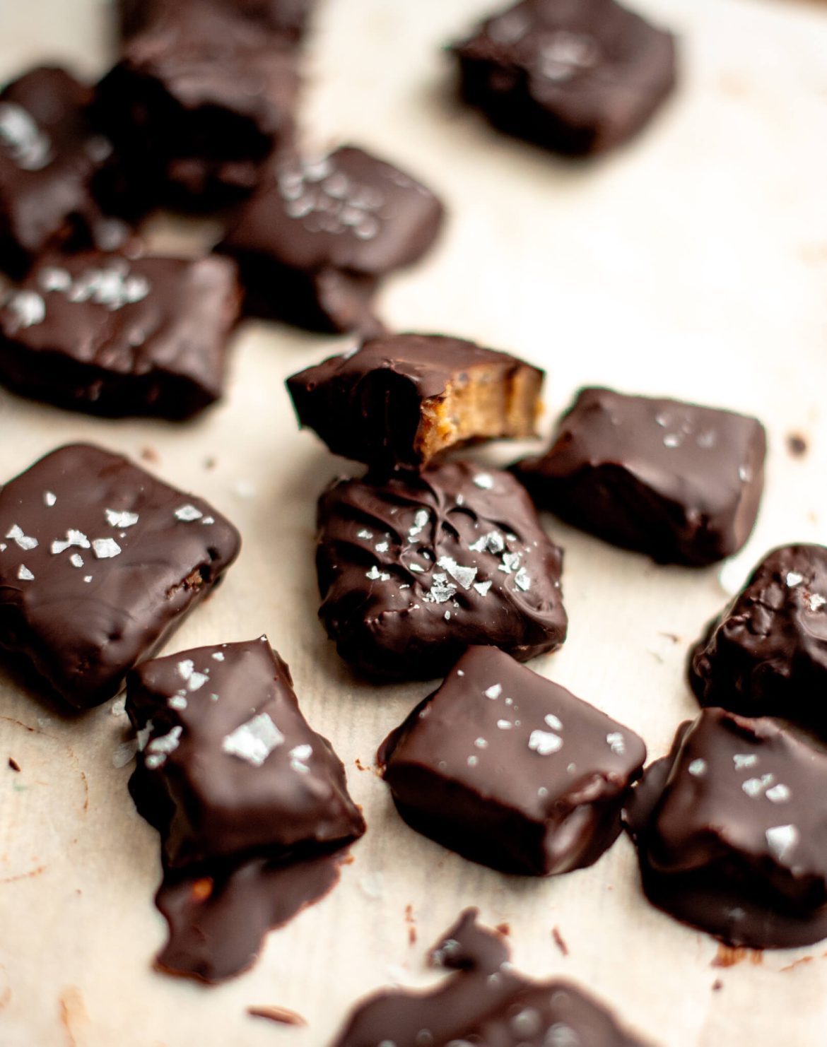 datuliu irisai saldainiai